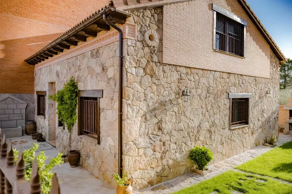 Exterior de Casa Los 5 Canos en Sotillo de la Adrada